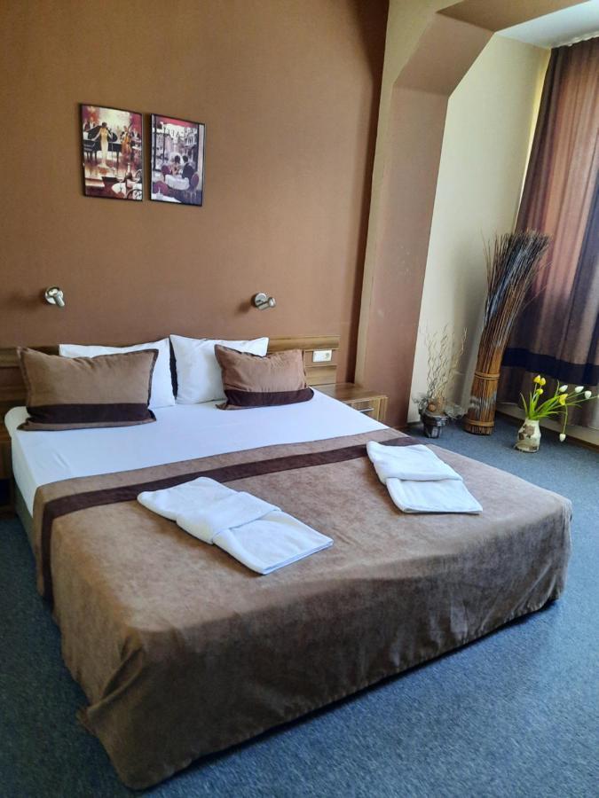 Hotel Mizia 特尔戈维什特 外观 照片
