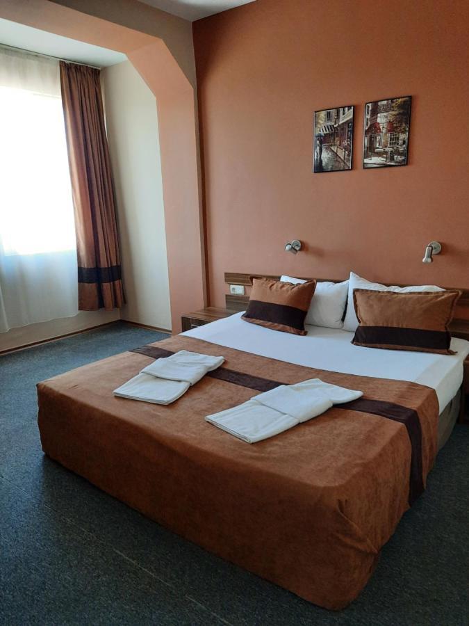 Hotel Mizia 特尔戈维什特 外观 照片