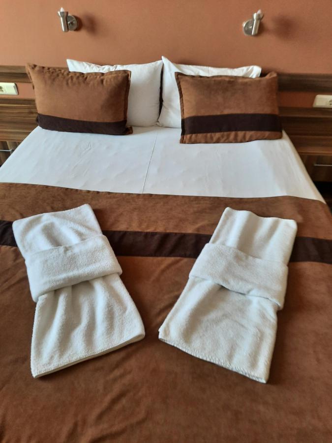 Hotel Mizia 特尔戈维什特 外观 照片