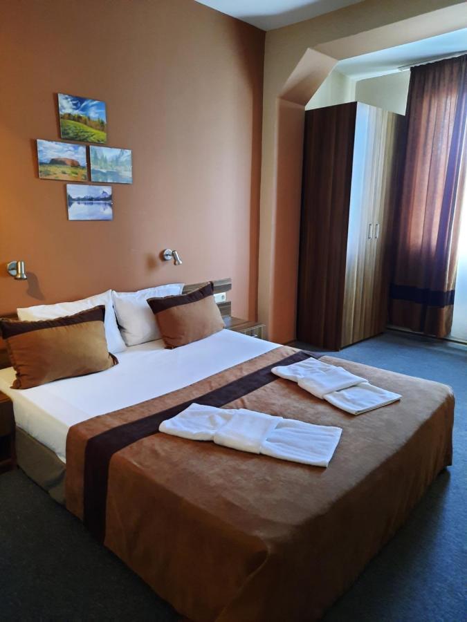Hotel Mizia 特尔戈维什特 外观 照片
